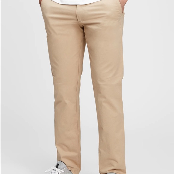 Gap Modern Khakis in Straight Fit - Picture 1 of 5